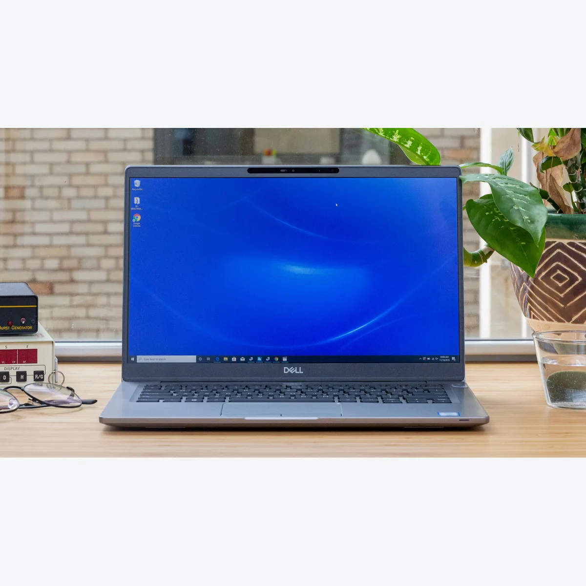 Dell Latitude 7400 detail view